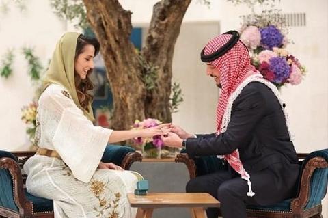 كم سعر فستان الملكة رانيا في حفل خطوبة