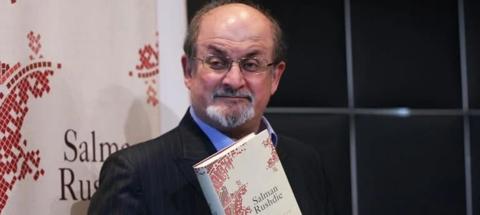 من هو سلمان رشدي ويكيبيديا – من الذي طعن سلمان
