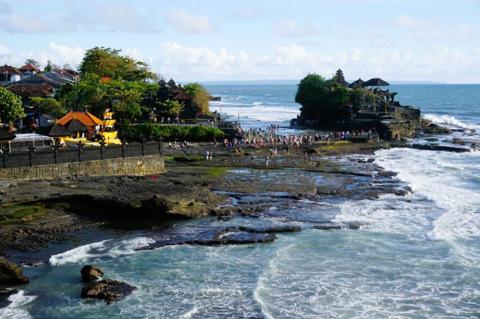 معبد تاناه لوت Tanah lot temple 